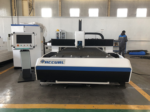 سٹینلیس سٹیل 6mm CNC فائبر لیزر کاٹنے کی مشین